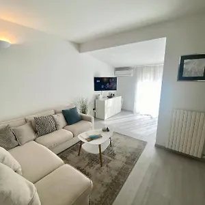 Front - Attic Appartamento